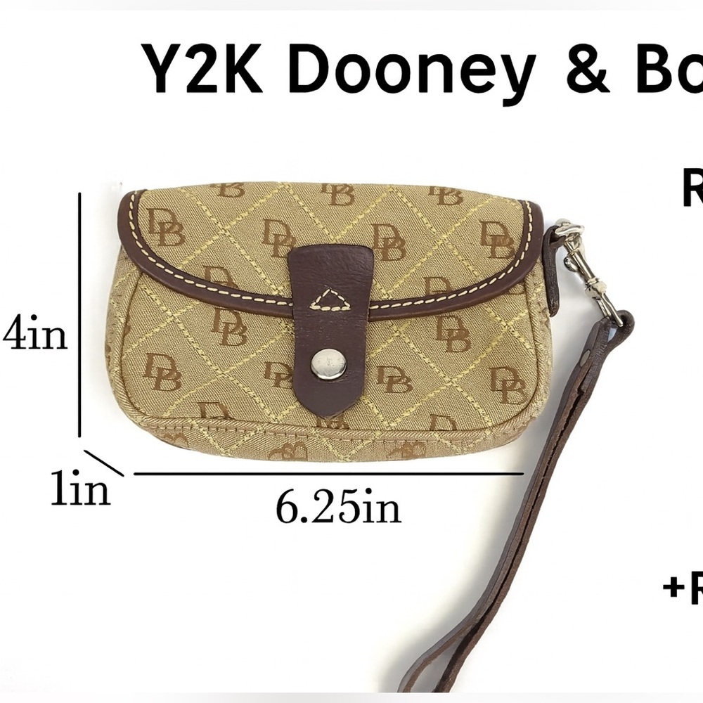 Dooney & Bourke monogram wristlet - Picture 3 of 5